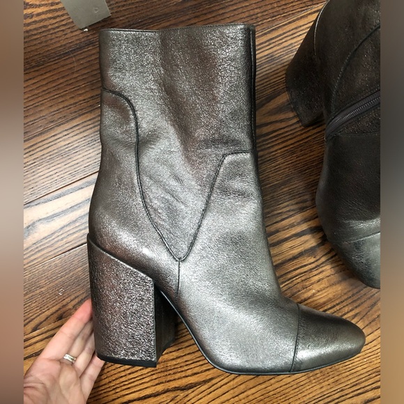 KENDALL x KYLIE Boots - Picture 5 of 11